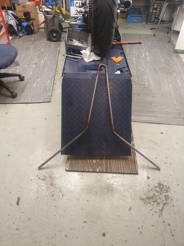 Tillverkning av beställd sissybar